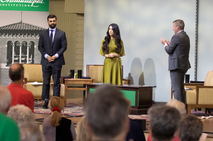 The crowd applauding Chautauqua Lecture Series speaker Nadia Murad