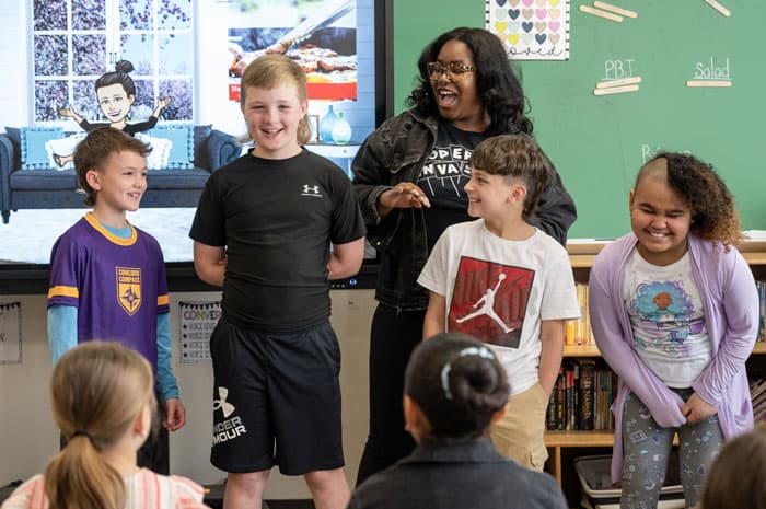 050923_Opera_BearHug_Fredonia_DM_06-(2)