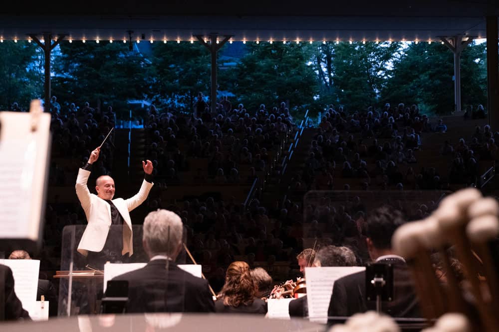 Rossen Milanov conducting the Chautauqua Symphony Orchestra