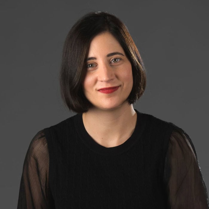 Laura Savia's headshot