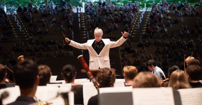 Timothy Muffitt conducting the MSFO